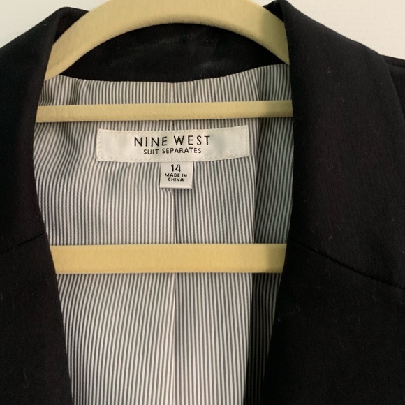 Nine West black suit jacket. Size 14 - Picture 3 of 3